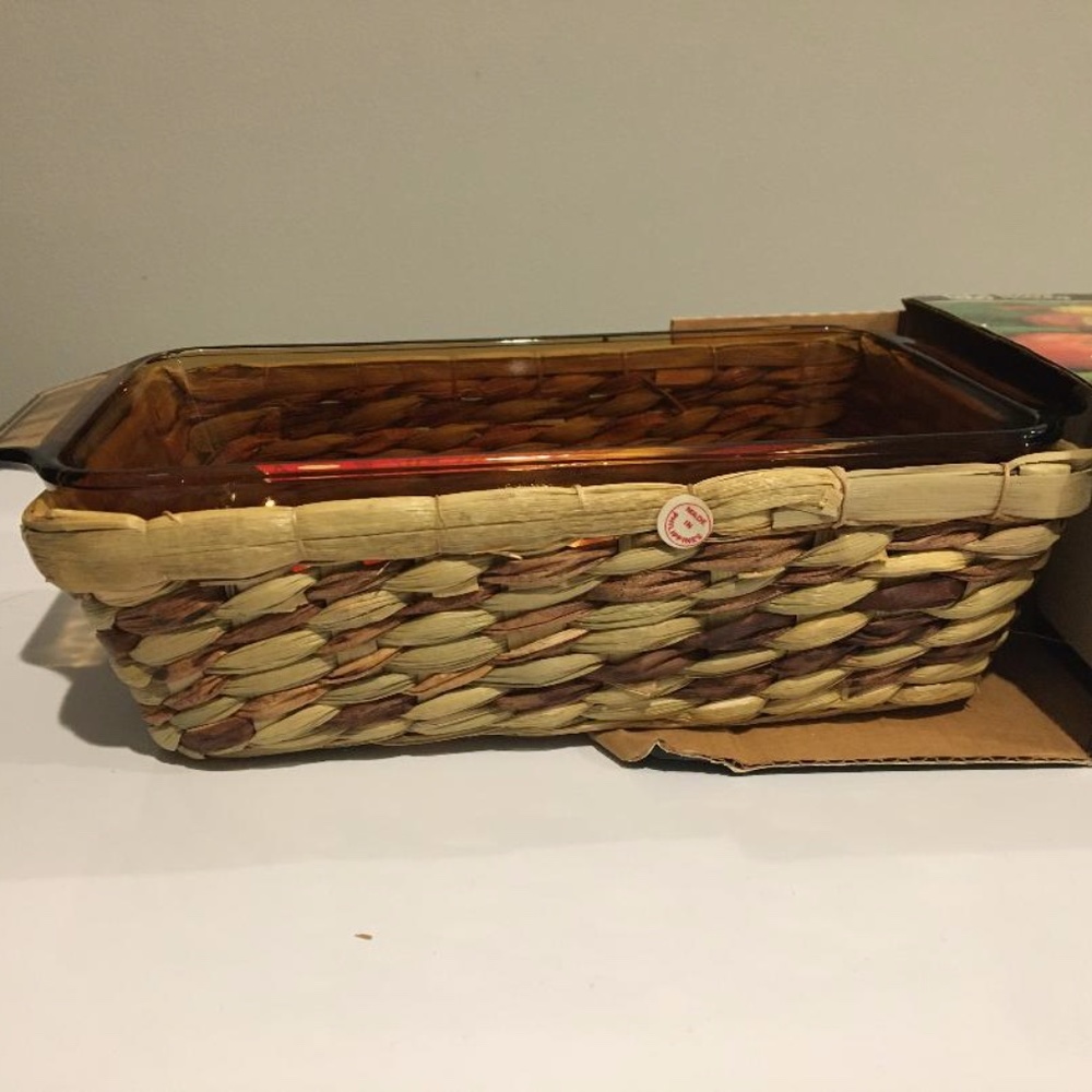 COPY - ANCHOR HOCKING 1.5 Baking Dish (NWT)